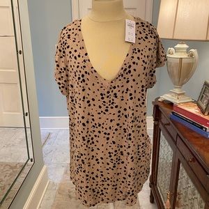 Abercrombie and Fitch printed V-neck shirt NWT